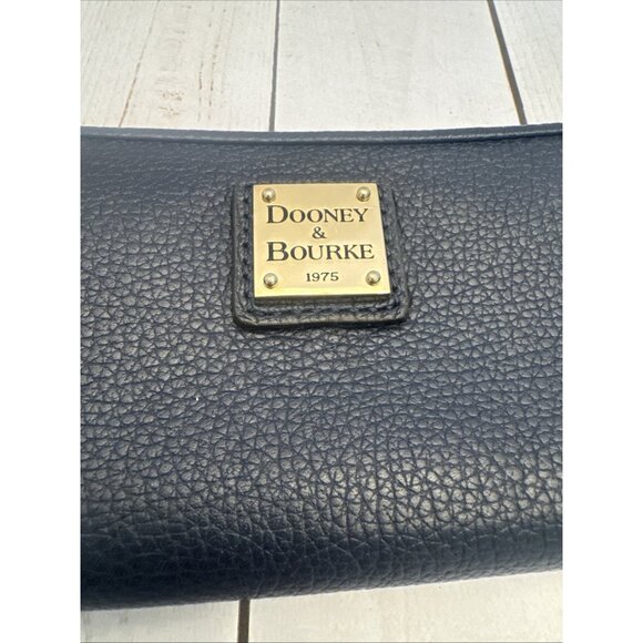 Dooney & Bourke Navy Blue Pebbled Grain Zip Around Wallet 8x4x1” EUC - Picture 2 of 6